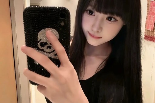 3个瓜！刘晓庆与亲人反目组团去商K女歌手强行侵权个个离谱