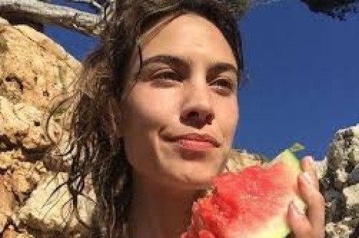 不到72小时4大瓜出轨、代言暴雷、欠税郭晶晶也“遭殃”